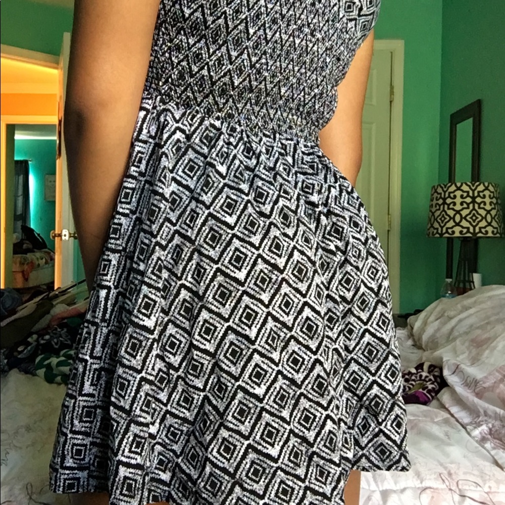 Patterned dress - Picture 3 of 3